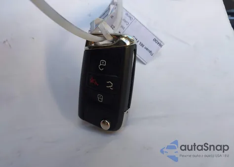 2018 Volkswagen Tiguan 2.0T Se/2.0T Sel z USA, uszkodzony, nr VIN 3VV3B7AX3JM208787